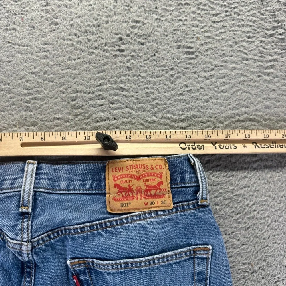 Levis before purchasing